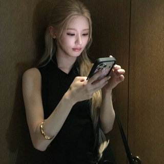 Telegram profile photo for Miyeon 🔒