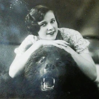 Telegram profile photo for Человек. Время. Костюм