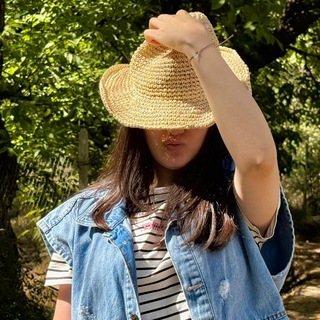 Telegram profile photo for •𝐥𝐮𝐧𝐚𝐦𝐨𝐯𝐚𝐬•