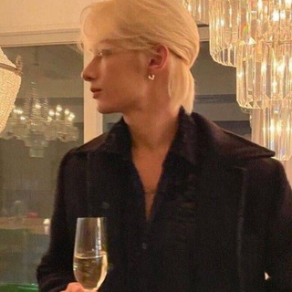 Telegram profile photo for 𝐻𝒶𝓁𝒻 𝑀𝑜𝑜𝓃