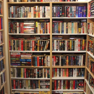Telegram profile photo for r/suggestMeABook