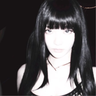 Telegram profile photo for 𝔬𝔫𝔞𝔦𝔰𝔬𝔯𝔞𝔦 🧛♀️