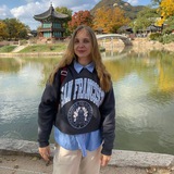 Telegram profile photo for Нить Ариадны | Даша Советникова, о психологии просто