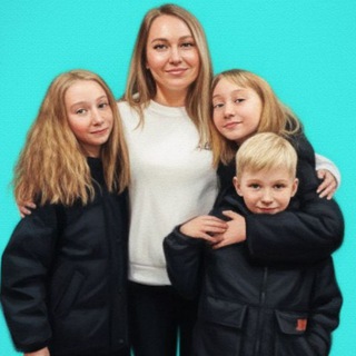Telegram profile photo for "Мама-Торнадо: Как Выжить (и Не Сойти с Ума!) в Тройном Шторме Детства, Развода и Долгов"