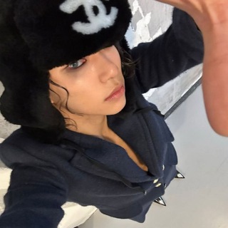 Telegram profile photo for lee ’s vogue