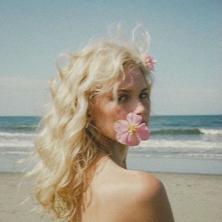 Telegram profile photo for blonde’s diary!!