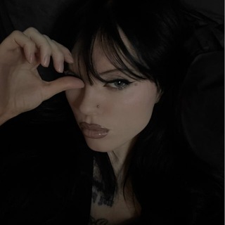 Telegram profile photo for MIDDYTIDDY🖤