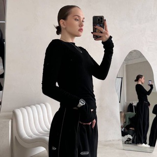 Telegram group profile photo for ИИ-съемки ДЛЯ МП И БРЕНДОВ Ирина Ледовских