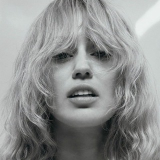 Telegram profile photo for Miley Cyrus Brasil