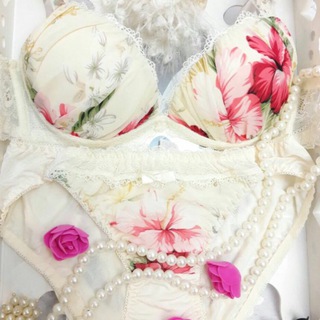 Telegram profile photo for 👙گالرى لاكچرى آنيسا👙
