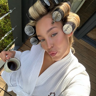 Telegram profile photo for МАША РАССКАЖЕТ