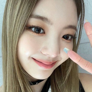 Telegram profile photo for cats wife lia