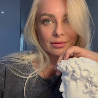 Telegram profile photo for Иллюстрации by Juli Kononova