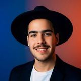 Telegram profile photo for عزوز /صانع محتوى في مجال التصميم