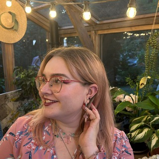 Telegram profile photo for книжкова хуліганка👑