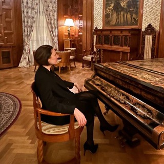 Telegram profile photo for Ноктюрн в чёрном и золотом