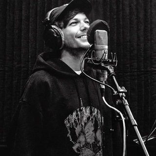 Telegram profile photo for LOUIS TOMLINSON.