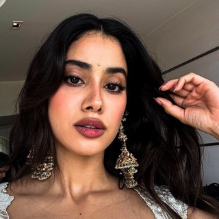 Telegram profile photo for Bollywood And Tollywood Actress Pics And Vidoes