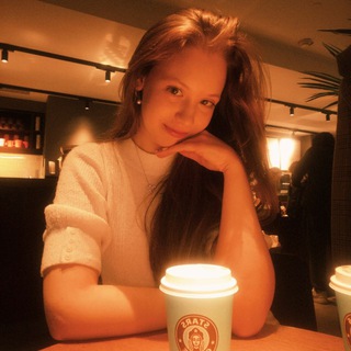 Telegram profile photo for screenwriter.e | 𝐸𝒰 𝓉𝑒𝑒𝓃 𝓁𝒾𝒻𝑒 🇪🇺