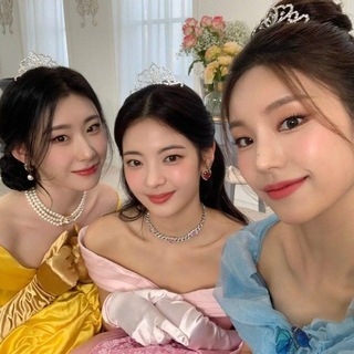 Telegram profile photo for * Игры ITZY ` : 🩷