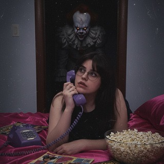 Telegram profile photo for мамми с книгой на диване