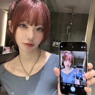 Telegram profile photo for 1, 2, QWER! ⟡ ceremony