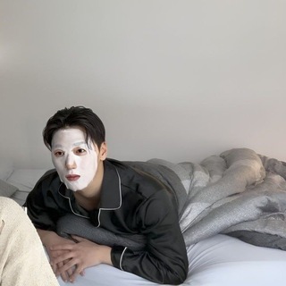 Telegram profile photo for escapism.
