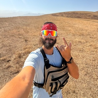 Telegram profile photo for Ырахат радиосу 📡 EXØQKT