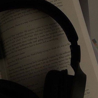 Telegram profile photo for BookWorms📖🪱
