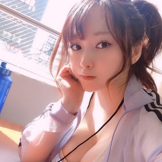 Telegram profile photo for 🏆世界美女图鉴 (写真/套图/自拍/街拍/抖音/热舞)