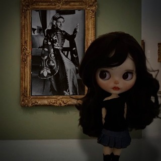 Telegram profile photo for circassian neofolk bimbo