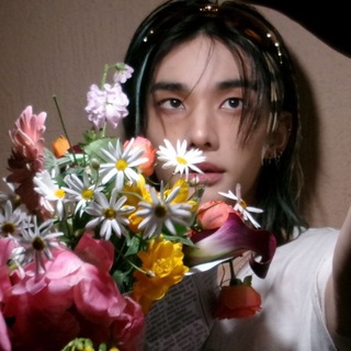 Telegram profile photo for 🖤 𝐥𝐨𝐯𝐢𝐧𝐠 𝐲𝐨𝐮 𝐢𝐬 𝐦𝐲 𝐬𝐚𝐟𝐞 𝐩𝐥𝐚𝐜𝐞 🖤 © Hyunjin