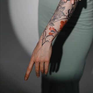 Telegram profile photo for LADYTATTOO