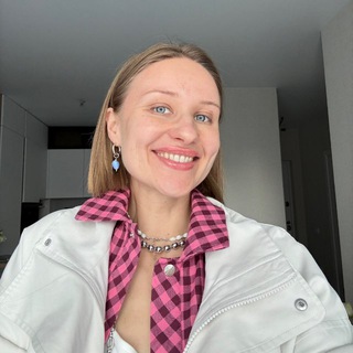 Telegram profile photo for девочка с поросёнком печатает…