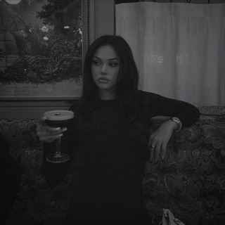 Telegram profile photo for Закрыт/Diary of Maggie Lindemann/crispy.