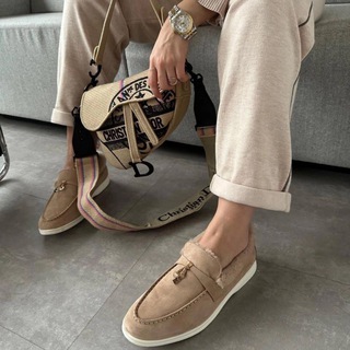 Telegram profile photo for VILA ✨Женская обувь очки сумка 👟VILA