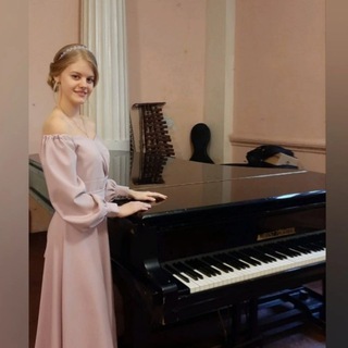 Telegram profile photo for Apollinaria.music 🎹⛸