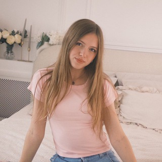 Telegram profile photo for Дарина фриланс с 0 & ДИЗАЙН