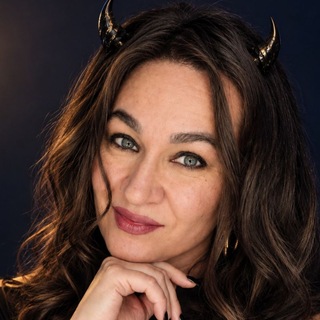 Telegram profile photo for Яна Лущевская • Контакт с телом 🌎