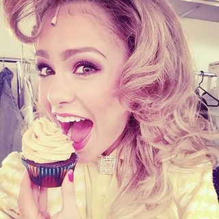 Telegram profile photo for Heather Mcnamara|• blog🌼