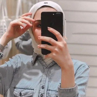 Telegram profile photo for قديكون الأمان احياناً مسكت يدك🕊️💍💕