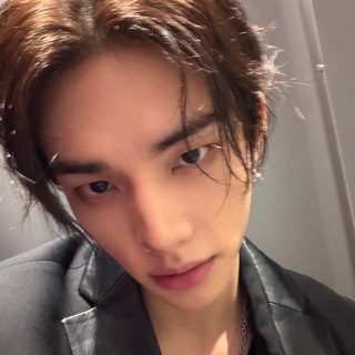Telegram profile photo for 🖤 𝐥𝐨𝐯𝐢𝐧𝐠 𝐲𝐨𝐮 𝐢𝐬 𝐦𝐲 𝐬𝐚𝐟𝐞 𝐩𝐥𝐚𝐜𝐞 🖤 © Hyunjin
