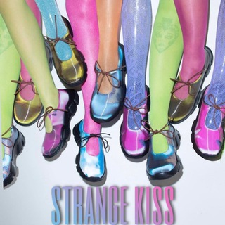 Telegram profile photo for strange kiss. | ЗАКРЫТЫ
