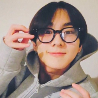 Telegram profile photo for ʟʏssᴡᴏɴ sᴛᴏʀᴇ ☾︎ MERCARI