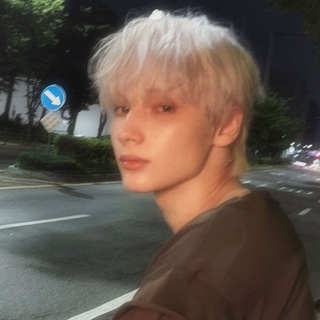 Telegram profile photo for 𝗈𝗏𝖾𝗋 𝗍𝗁𝖾 𝗆𝗈𝗈𝗇