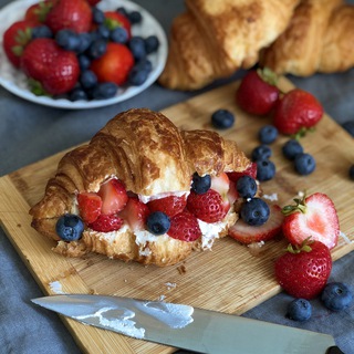 Telegram profile photo for Вкусные Книги. Афиша