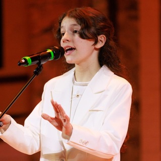 Telegram profile photo for 🦊Алиса Смирнова🎤
