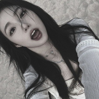Telegram profile photo for Under the moon.