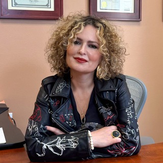 Telegram profile photo for Иммиграционный Адвокат Regina Jacobson