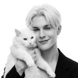 Telegram profile photo for Цветочки Конрада🤍🥀